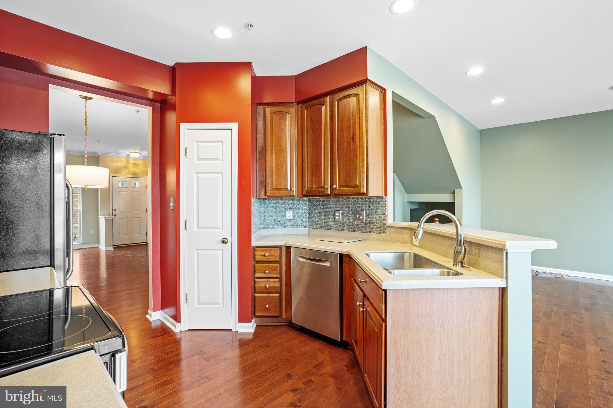 SUNNYBROOK - Residential