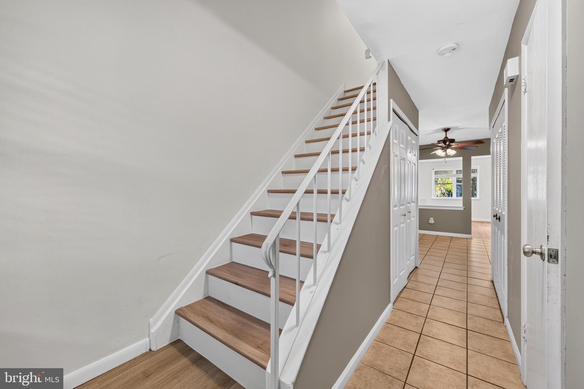 887 CLOVER PLACE