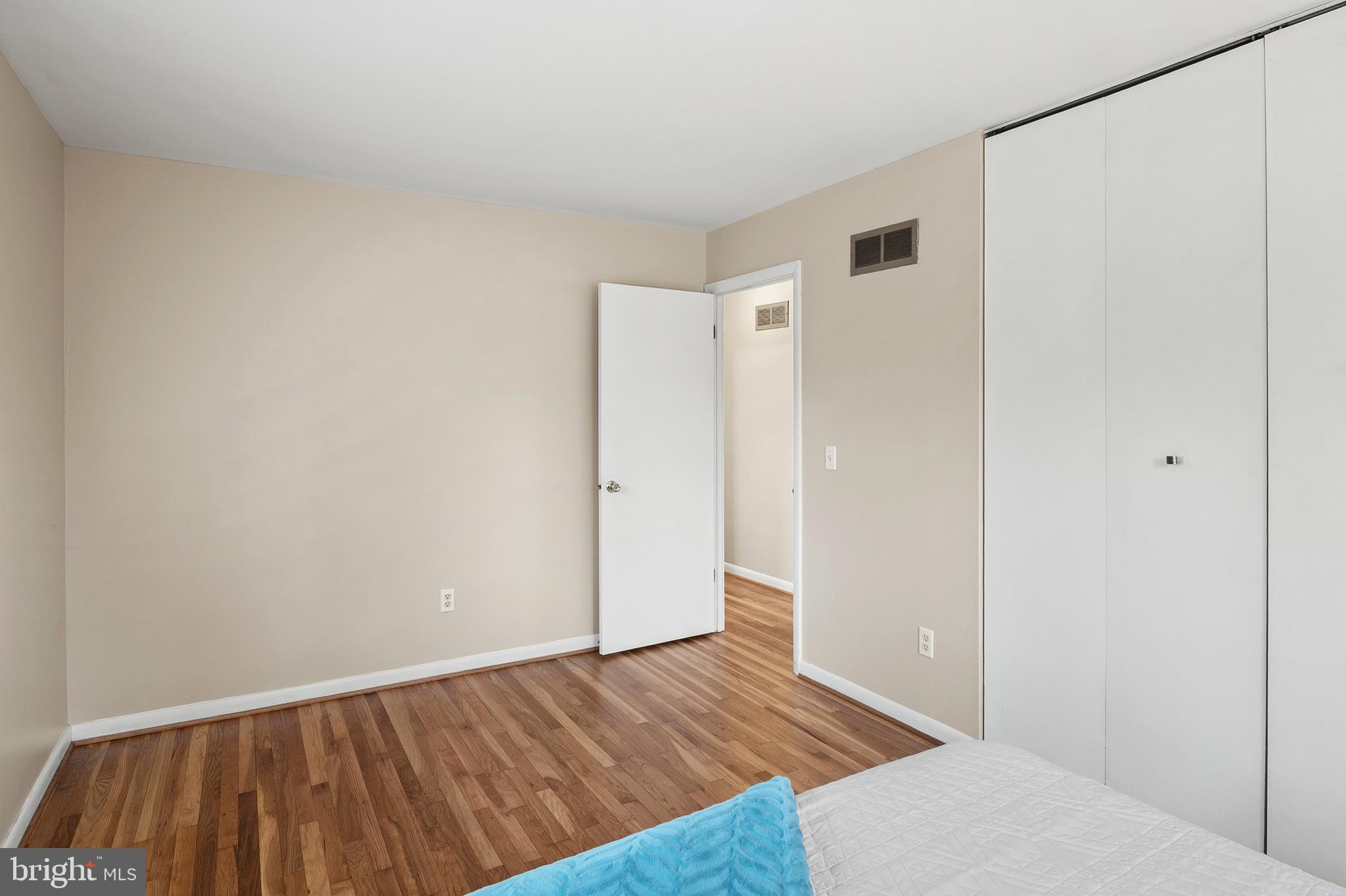 RIVERWOOD - Residential