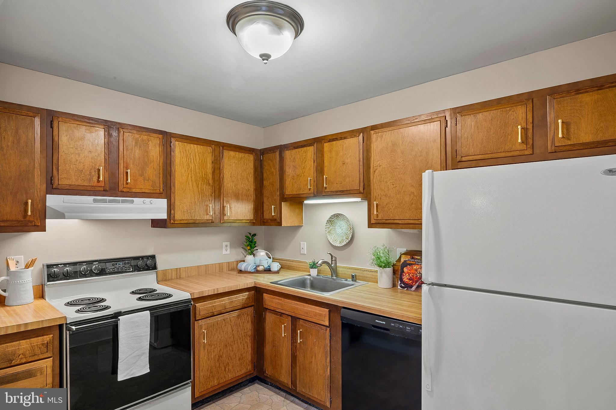 RIVERWOOD - Residential