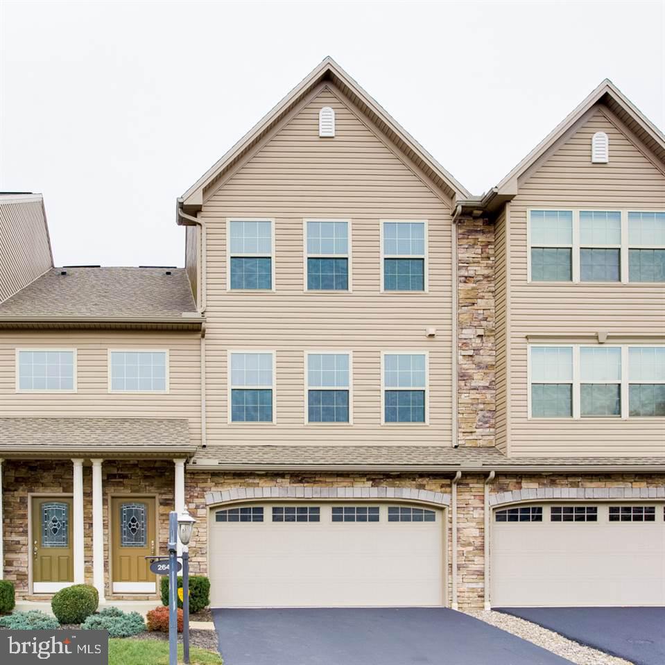 Beautiful, immaculate townhome in Townes of Forest Hills. New hardwood & fresh paint. Open floor plan w/gas fireplace and pass-thru from kitchen to formal dining. Kitchen features include center island. Owners Suite has an oversized Walk-in Closet & full bath w/ spacious shower & dbl vanity. Convenient location to shopping, West Shore & major roadways. Enjoy the simple life of no yard work. A joy to show!