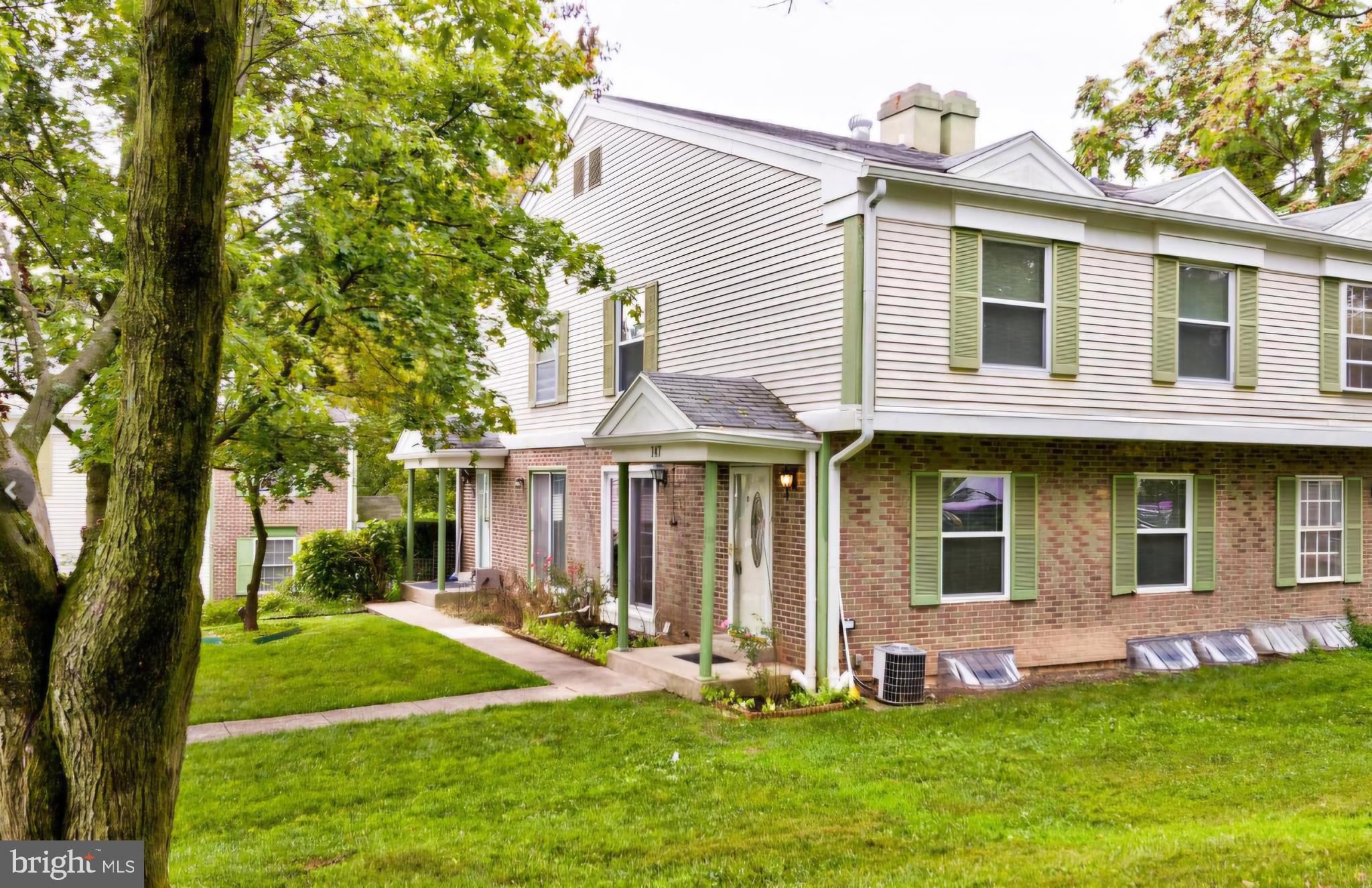 BROOKSHIRE/CRYSTAL RIDGE - Residential