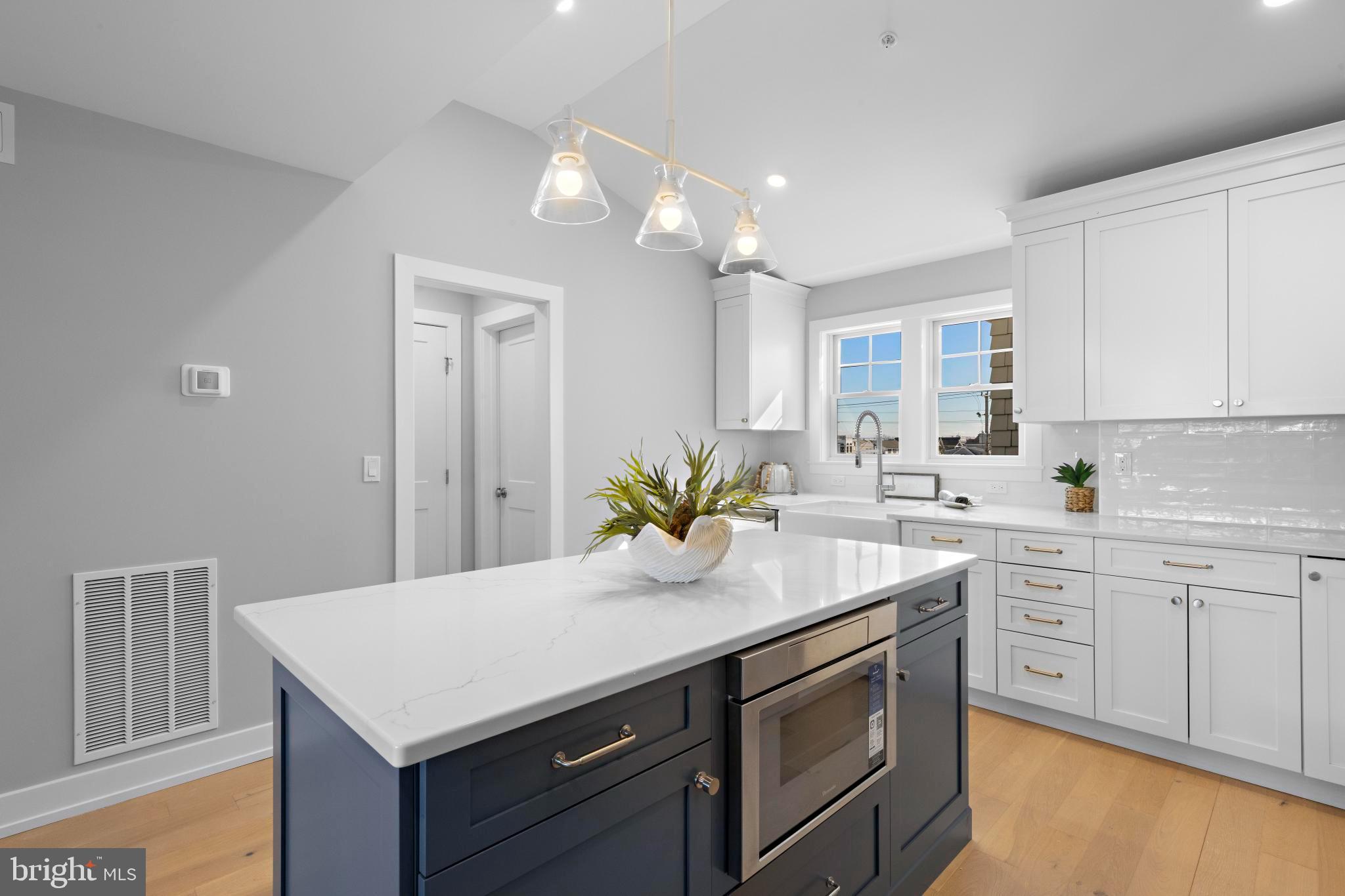 2600 LONG BEACH BOULEVARD 13