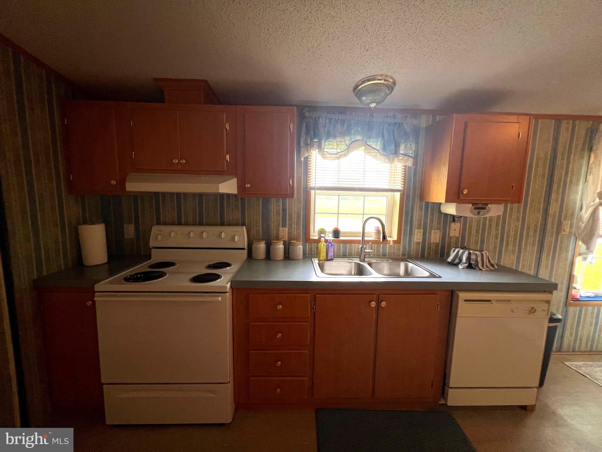 NONE UNRESTRICTED - Residential