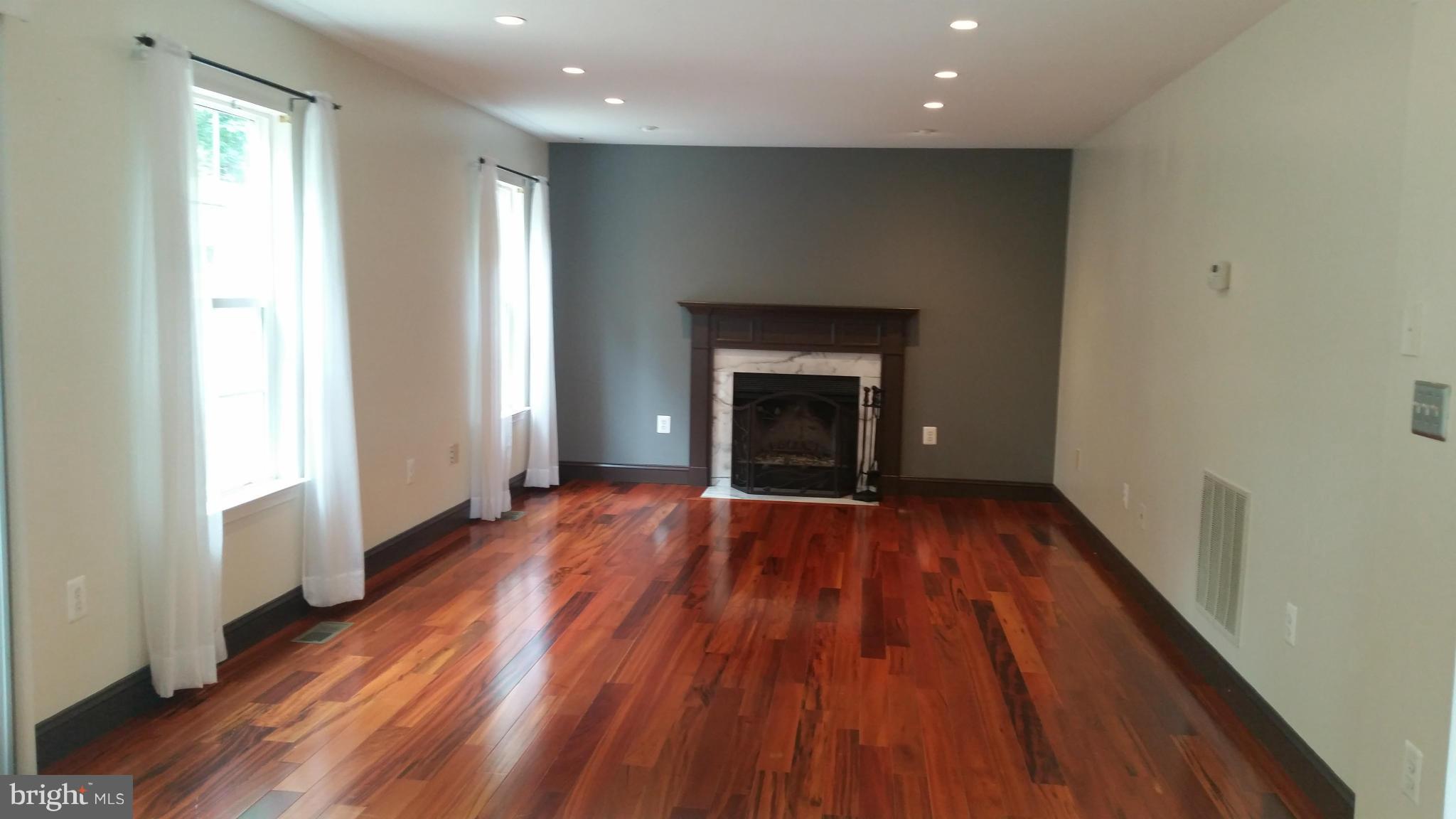 ASHBURN FARM - Residential