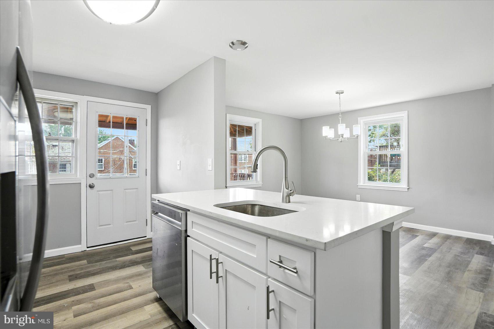 ACADEMY HEIGHTS - Residential