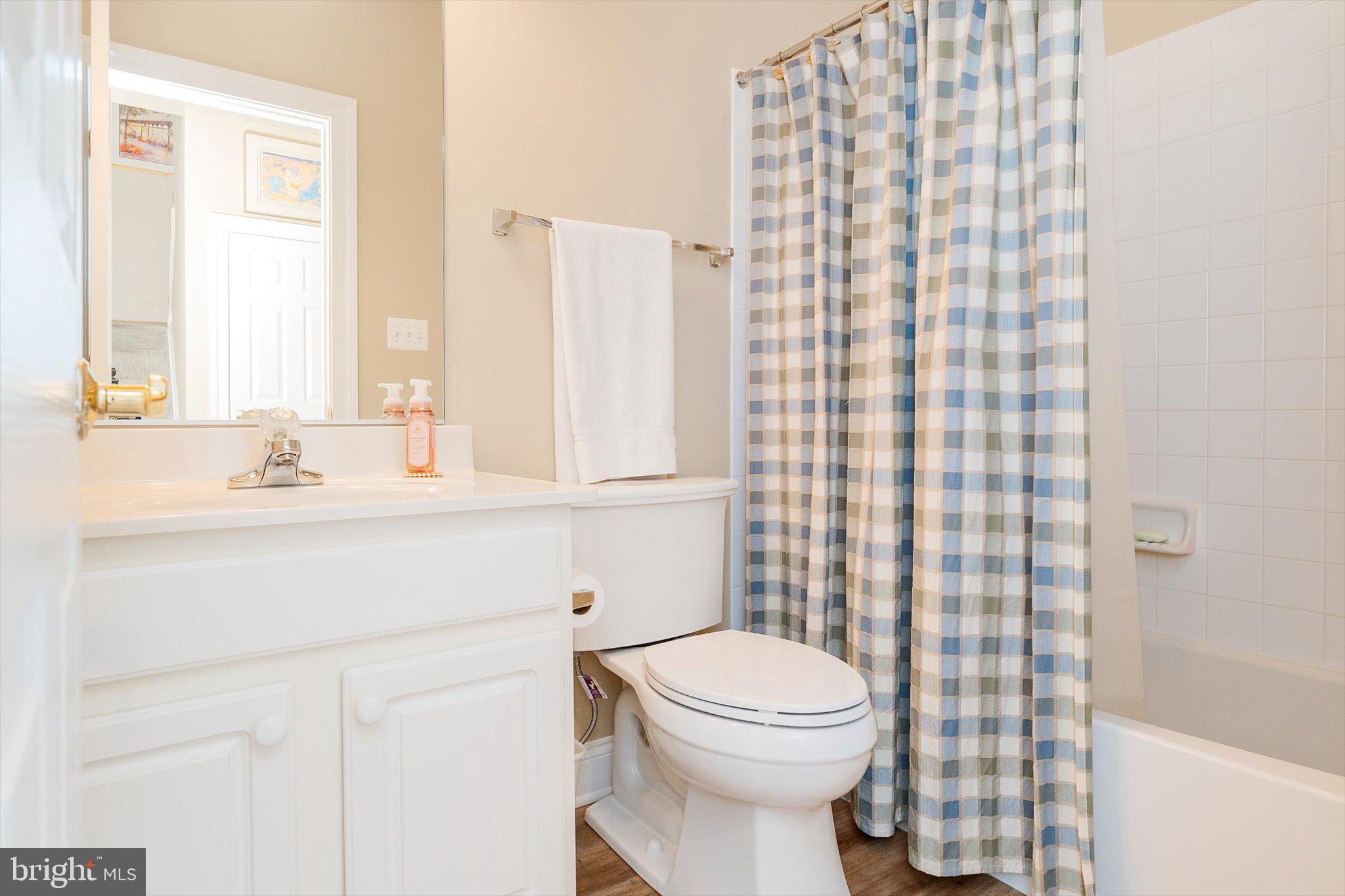 LAKES AT RED ROCK - Residential