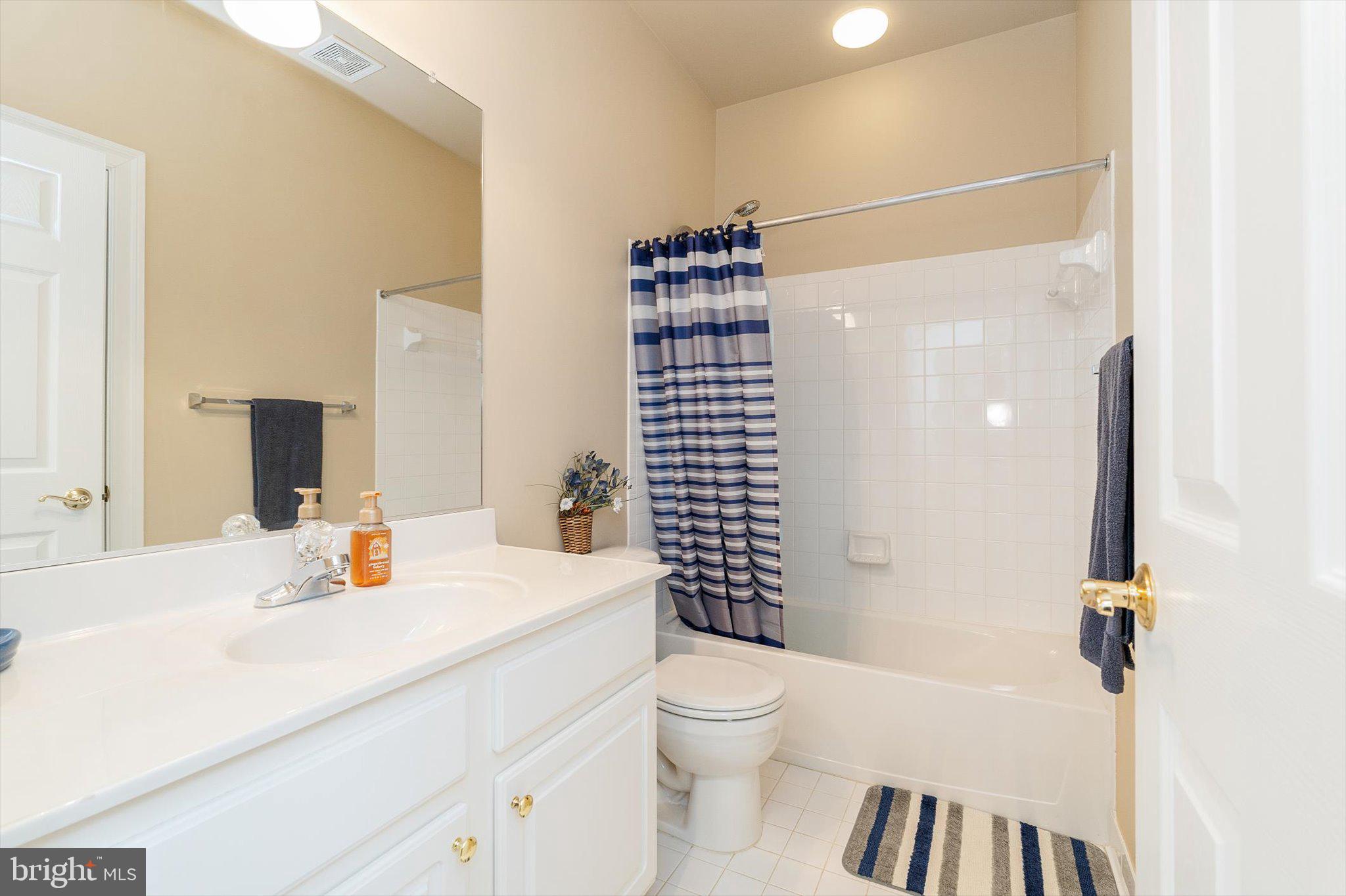 LAKES AT RED ROCK - Residential