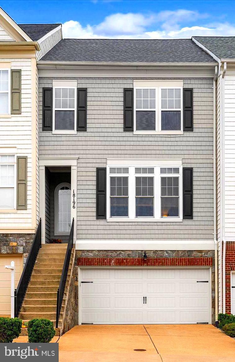 LAKES AT RED ROCK - Residential