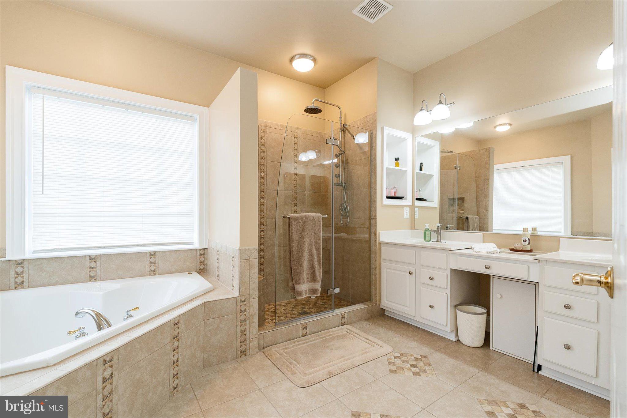 LAKES AT RED ROCK - Residential