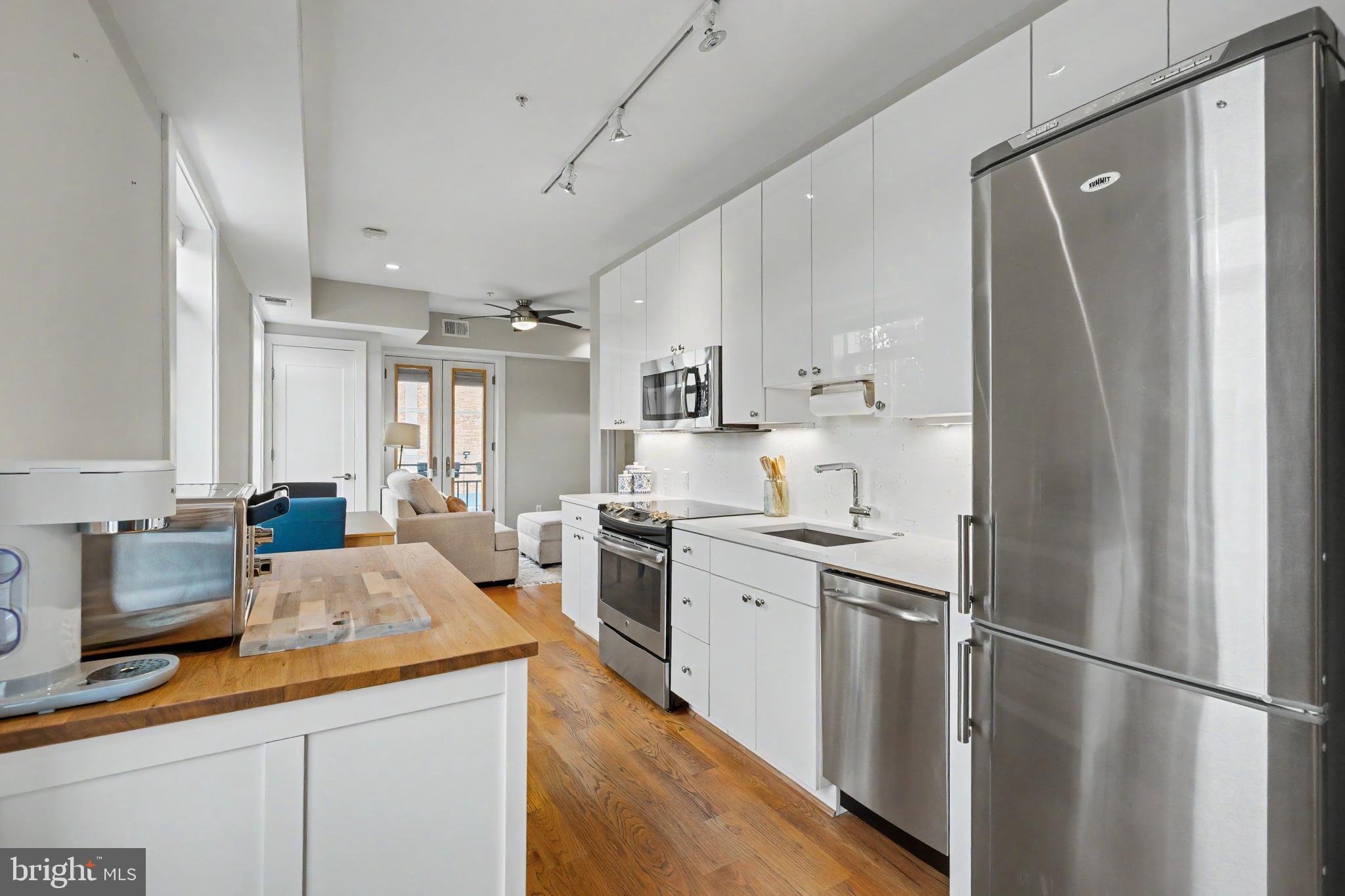 1211 G STREET SE 9