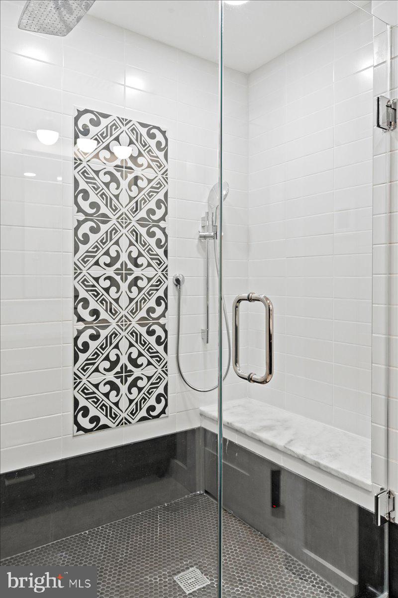 VILLAGE SHIRES - Residential