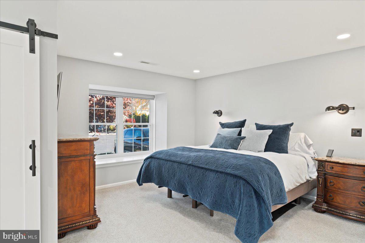 VILLAGE SHIRES - Residential