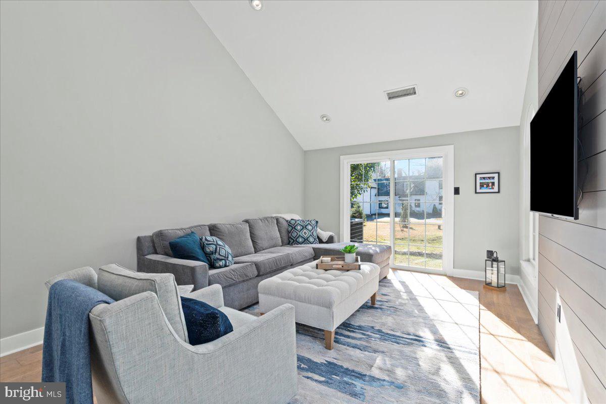 VILLAGE SHIRES - Residential