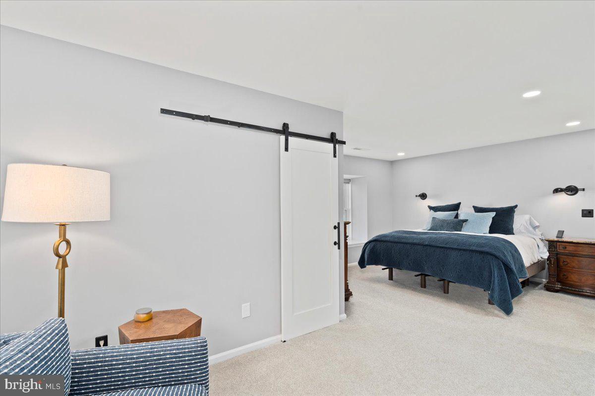 VILLAGE SHIRES - Residential