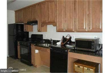 LINDEN ROW CONDOMINIUM - Residential Lease