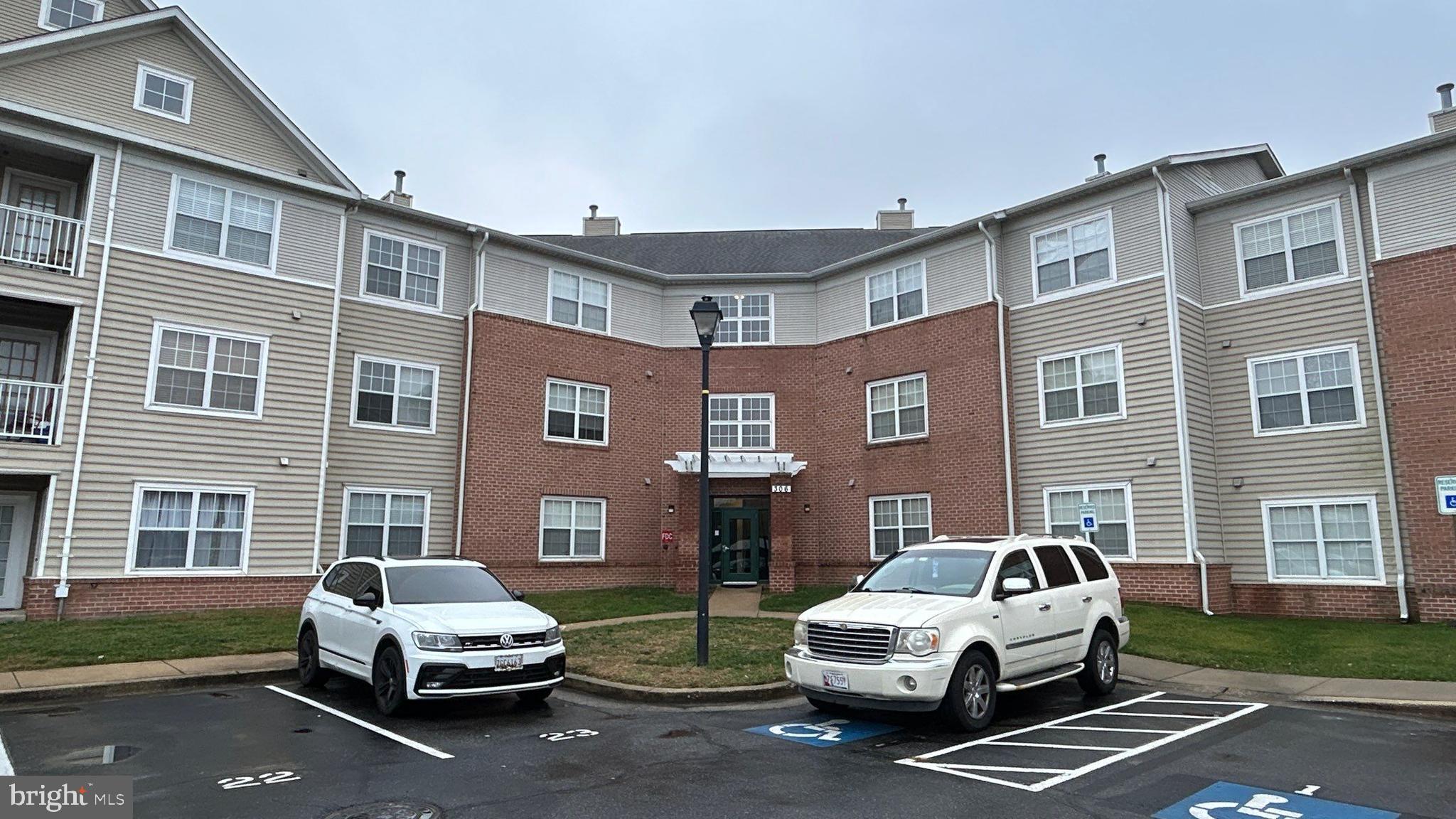 Freshly turned over 2nd floor condo with 2 Owner bedrooms each with full bathrooms. Spacious open living room and dining room with lots of windows. Located in a secured entrance building.. Balcony off living room. Full size washer and dryer. Seven Oaks Community. Covered car wash in court. Community pool & exercise room. 650+ credit score required. No pets. No smoking.