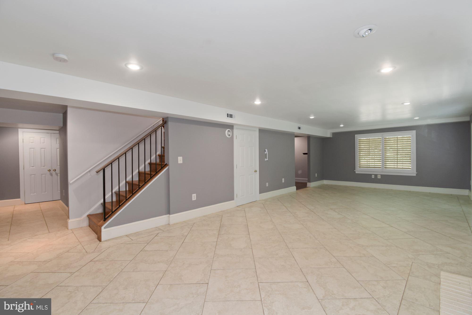 COUNTRYSIDE - Residential