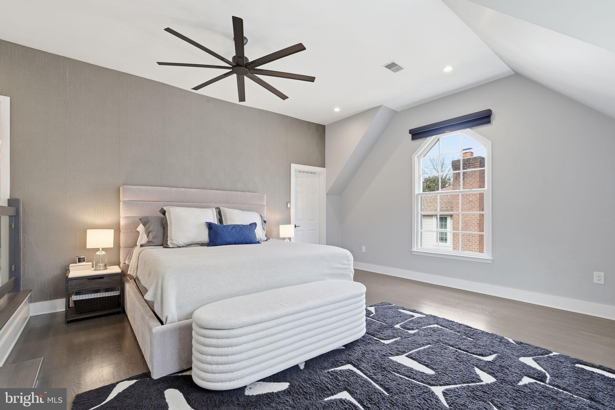 WASHINGTONIAN WOODS - Residential