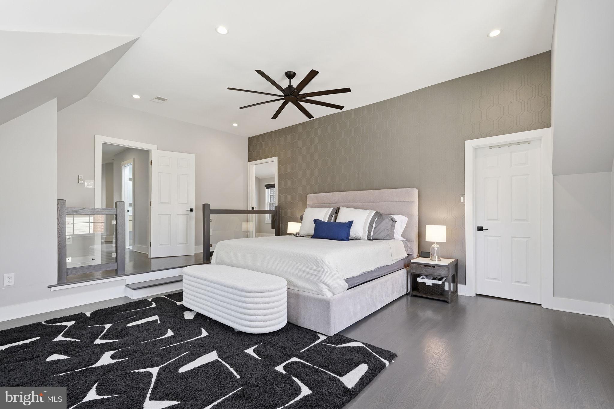 WASHINGTONIAN WOODS - Residential