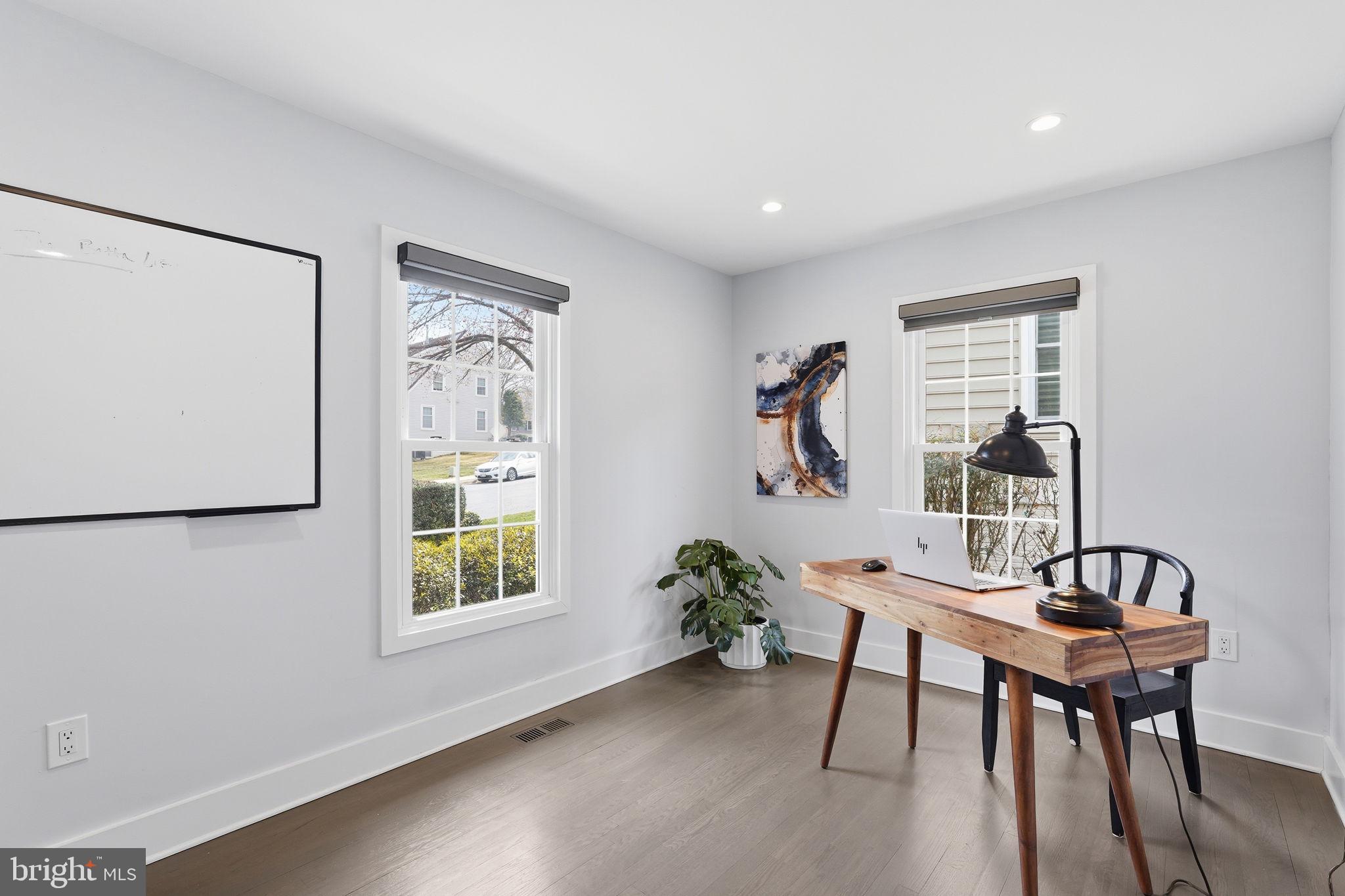 WASHINGTONIAN WOODS - Residential