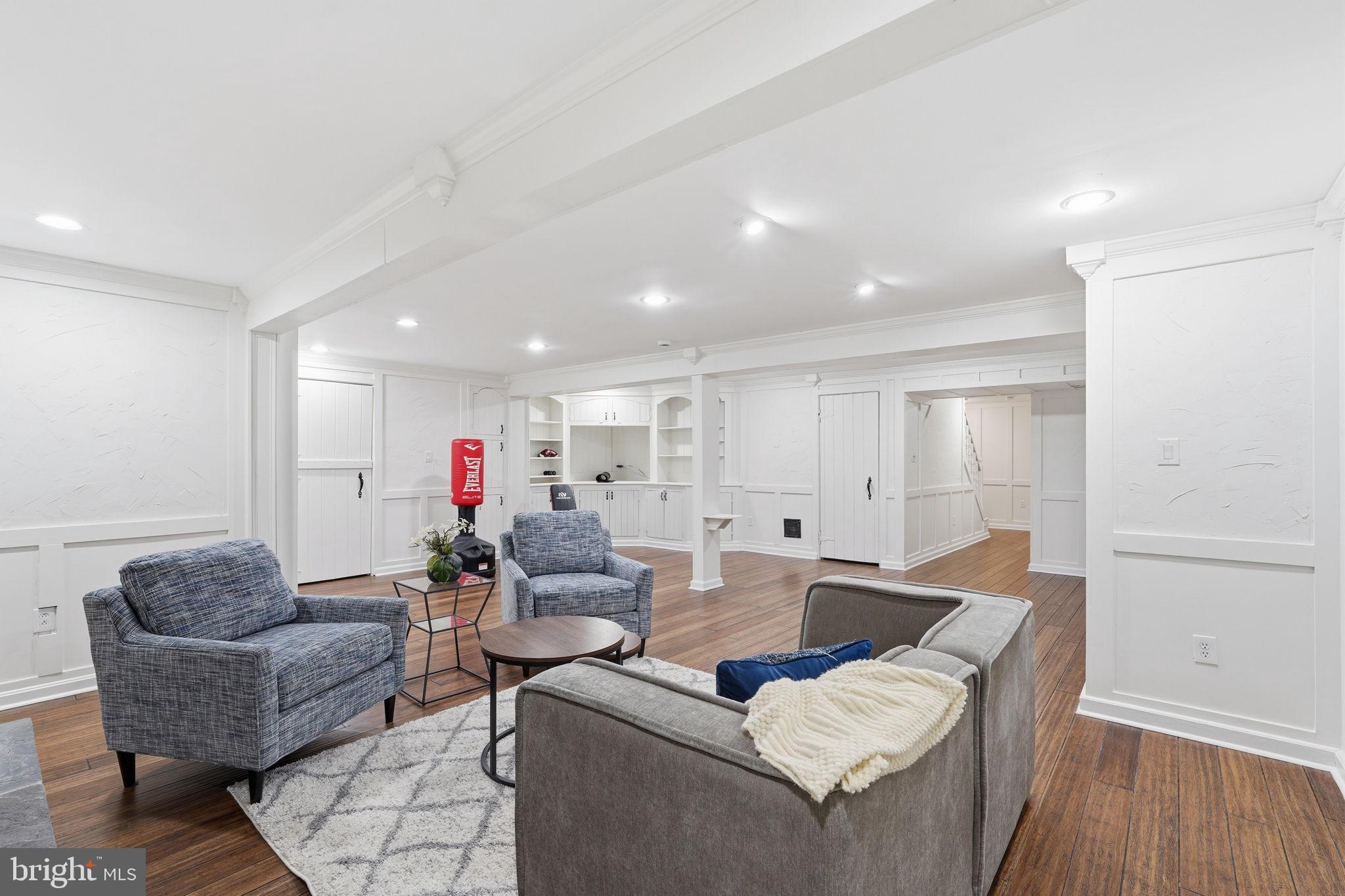 WASHINGTONIAN WOODS - Residential