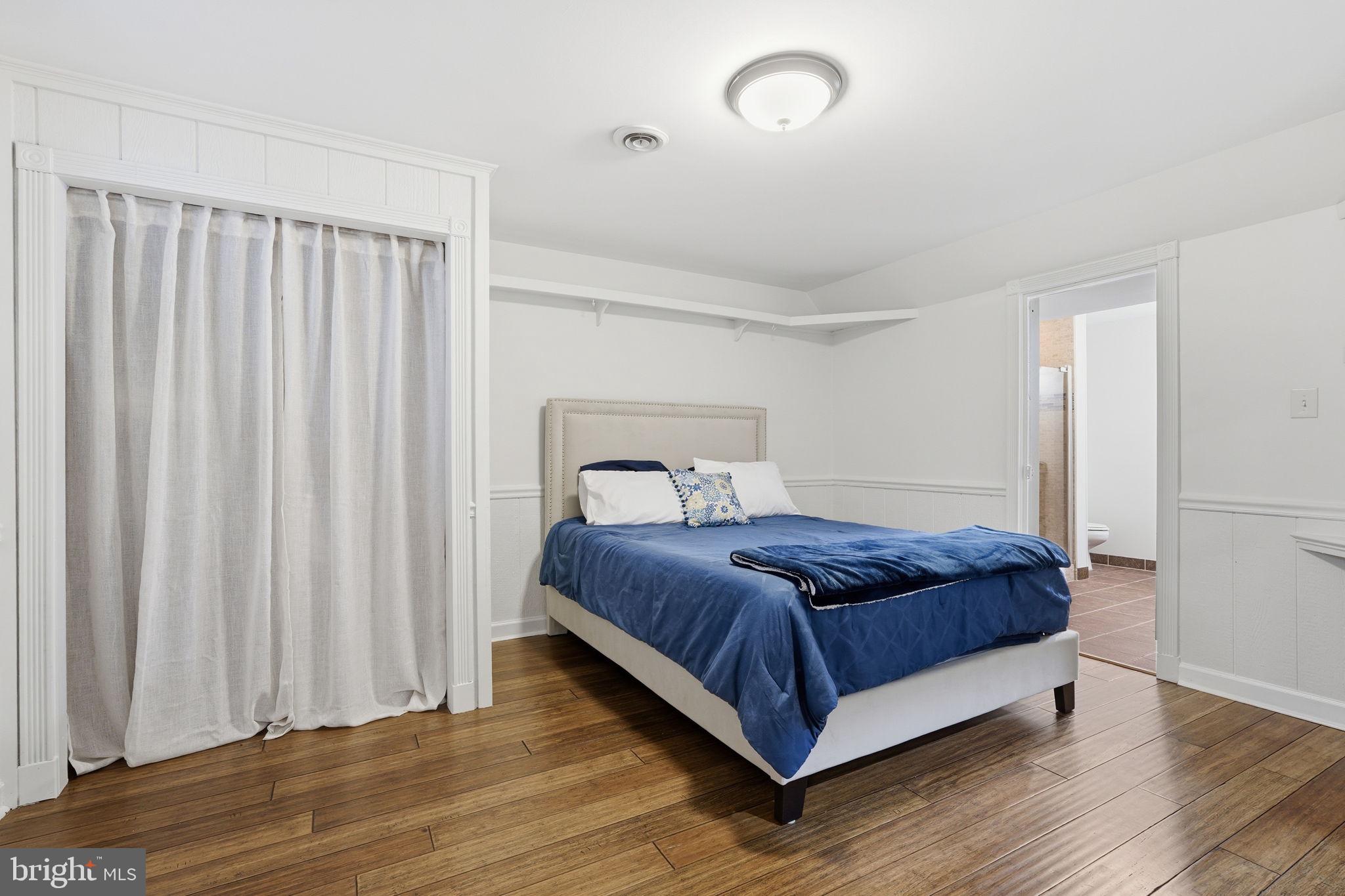 WASHINGTONIAN WOODS - Residential