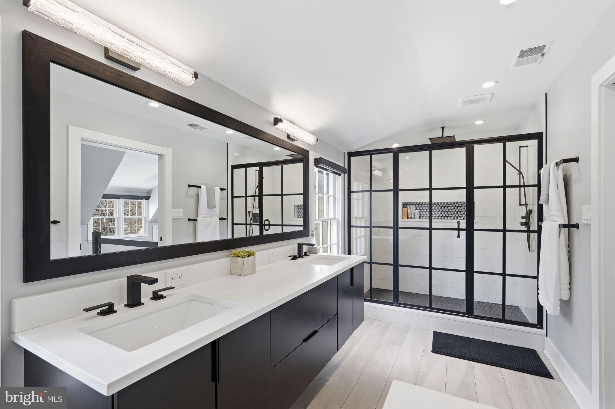 WASHINGTONIAN WOODS - Residential