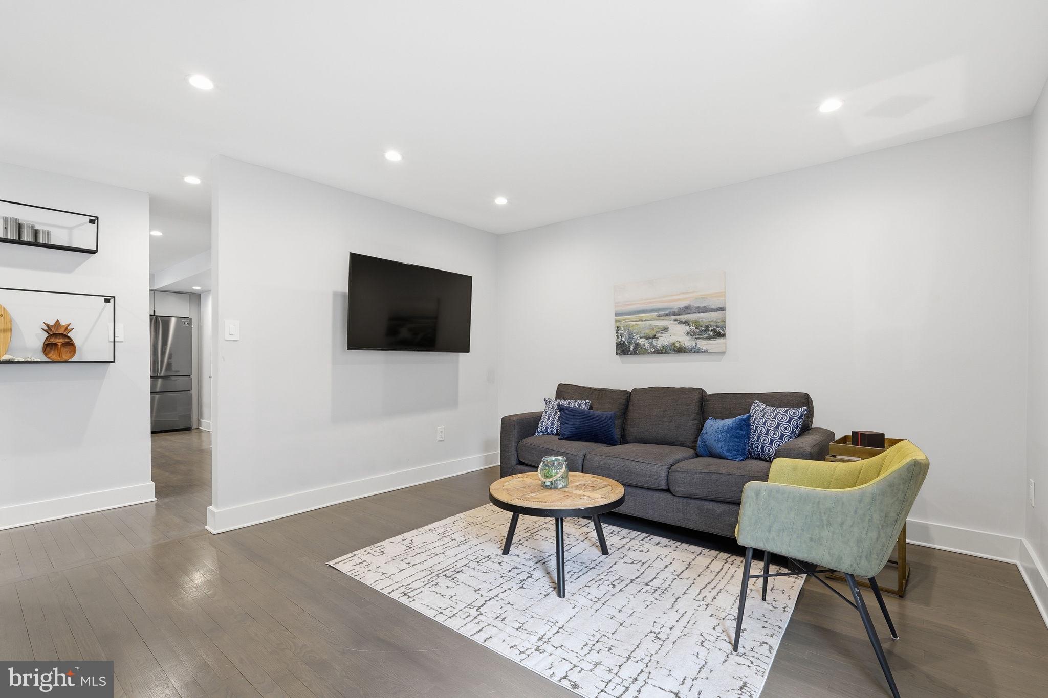 WASHINGTONIAN WOODS - Residential