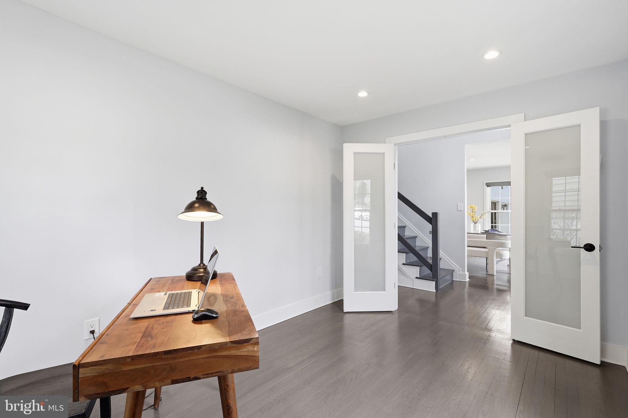 WASHINGTONIAN WOODS - Residential