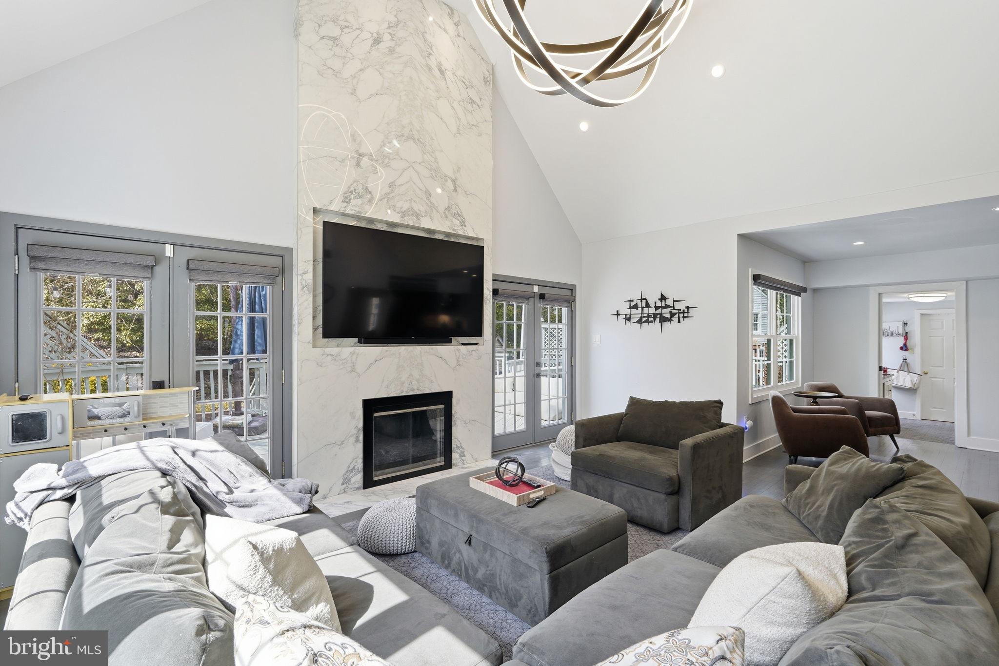 WASHINGTONIAN WOODS - Residential