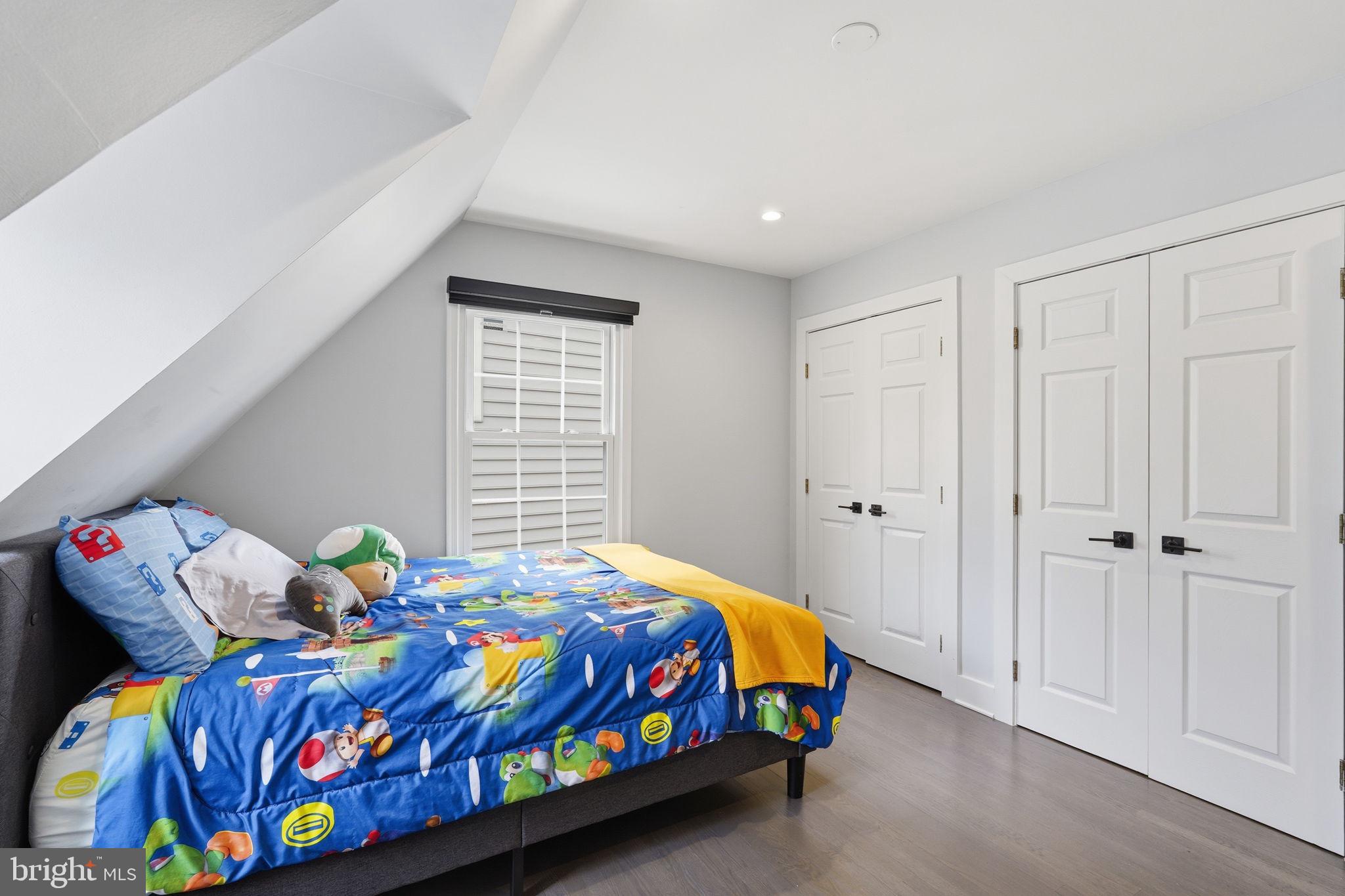 WASHINGTONIAN WOODS - Residential