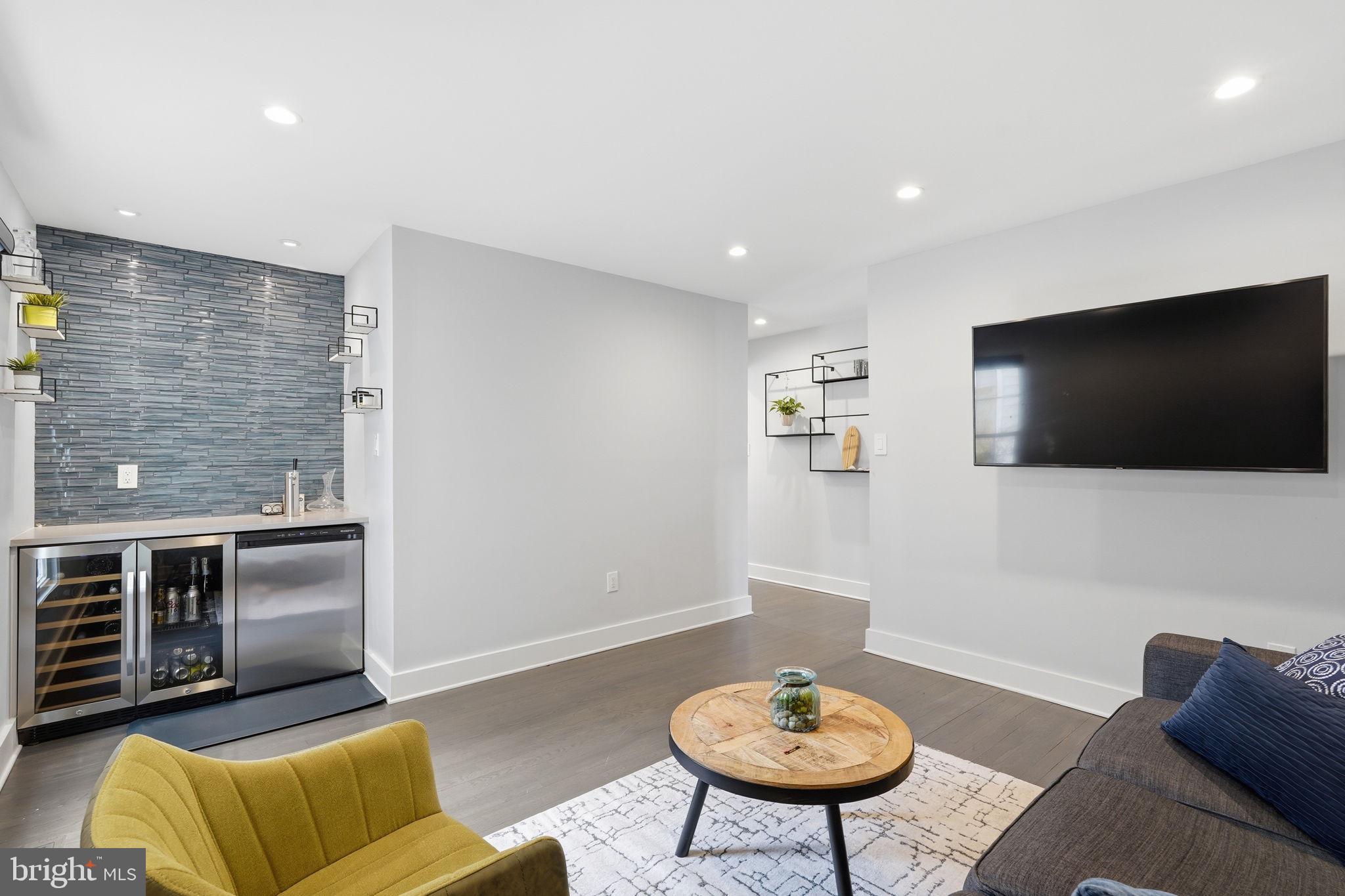 WASHINGTONIAN WOODS - Residential