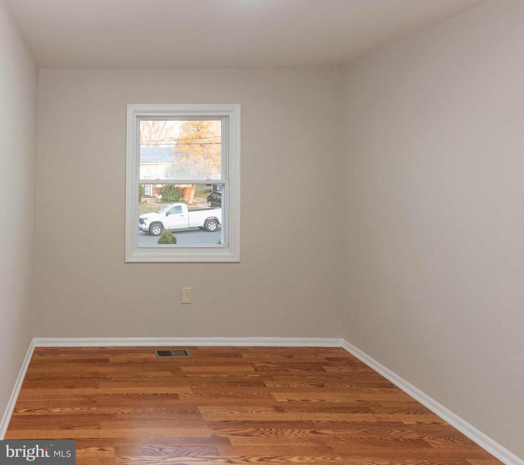 GLENARDEN WOODS - Residential