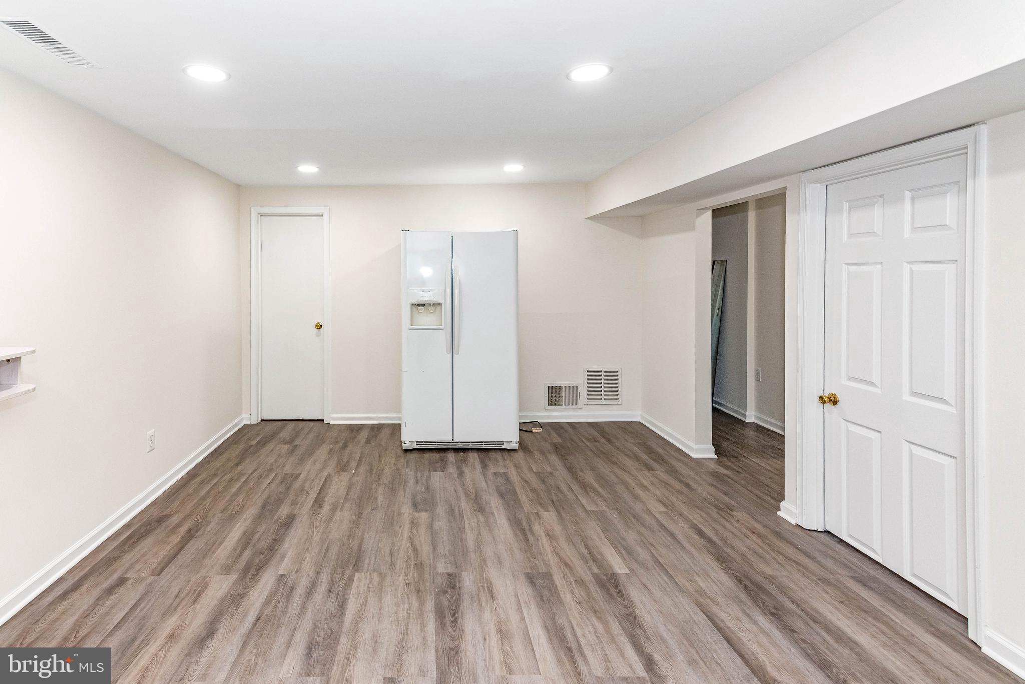 GLENARDEN WOODS - Residential