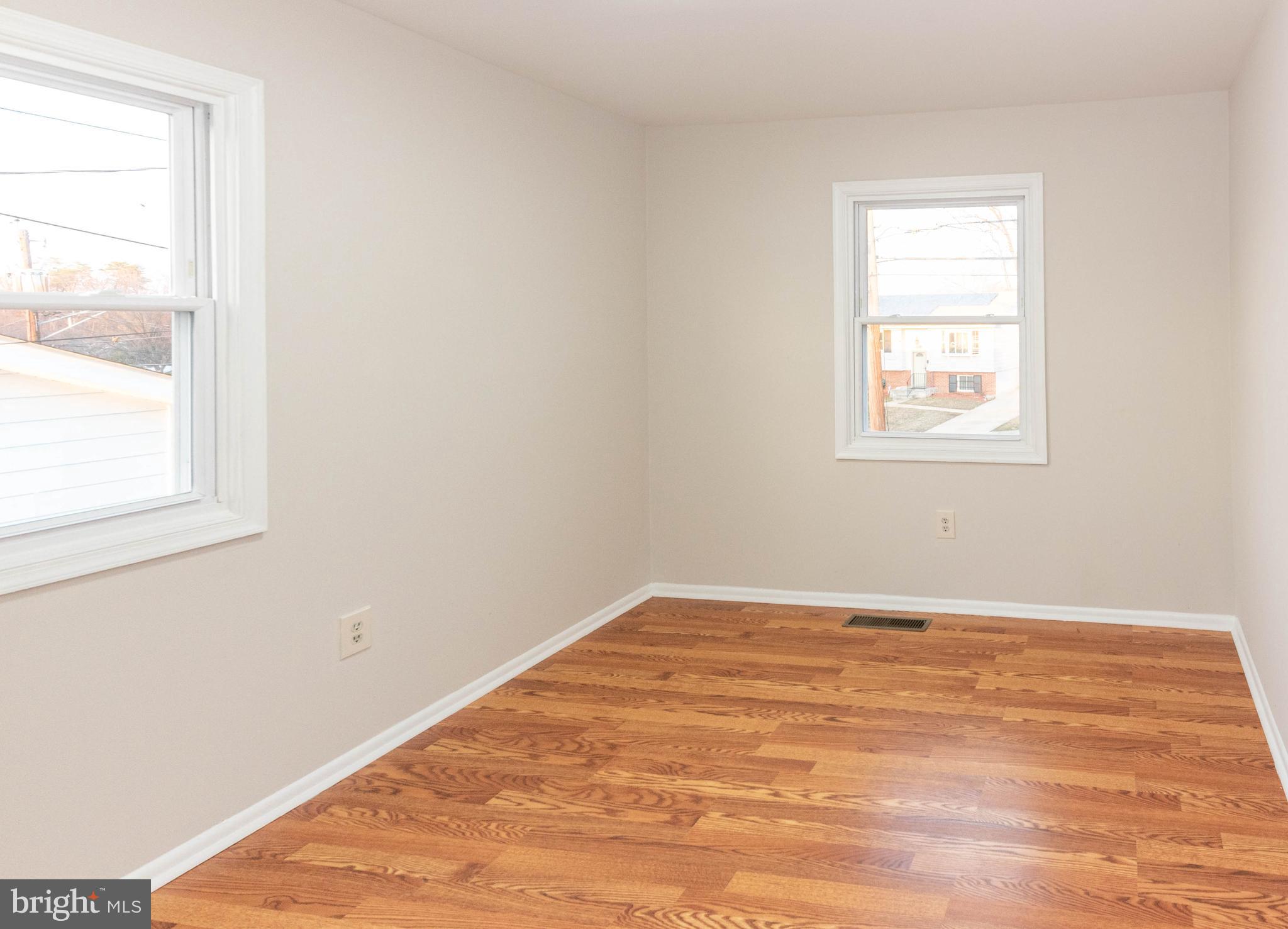 GLENARDEN WOODS - Residential