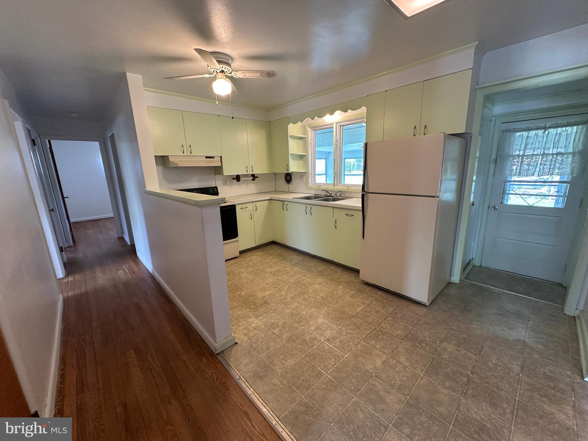 GREENBERRY HILLS - Residential
