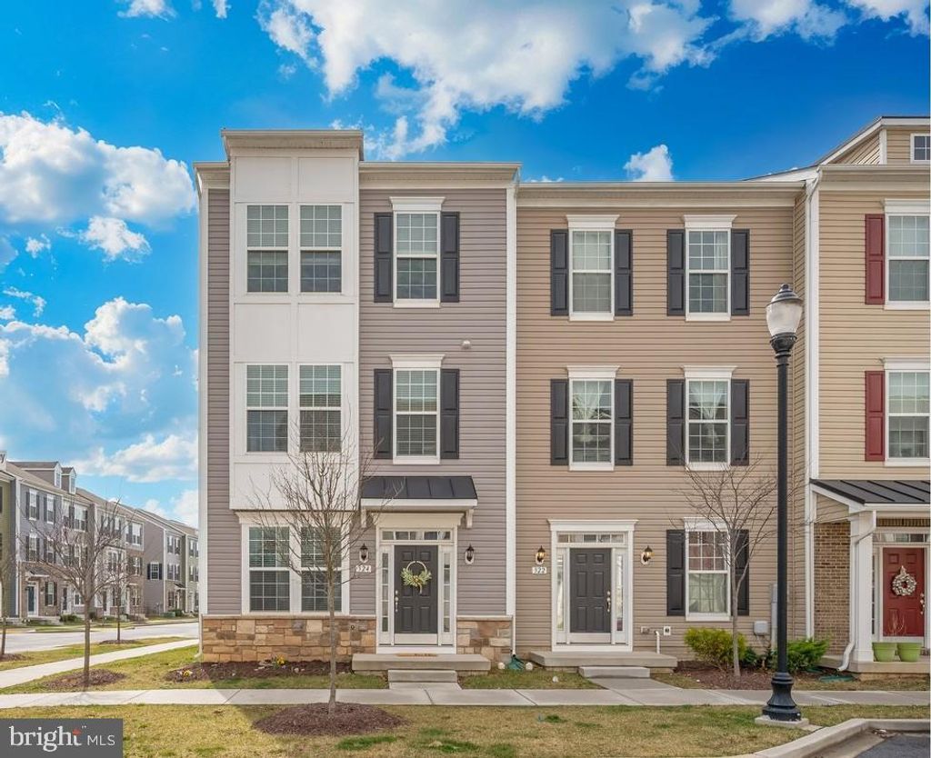 Photo of 324 Spring Bank Way, FREDERICK, MD 21701 (MLS # MDFR2077716)