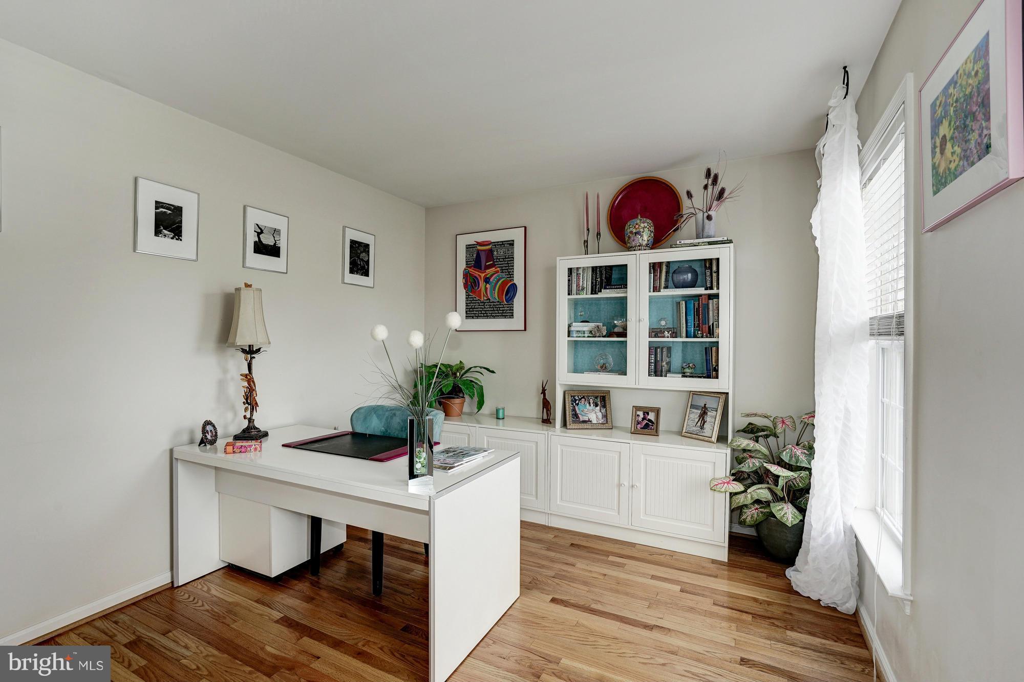 MEADOW HALL - Residential