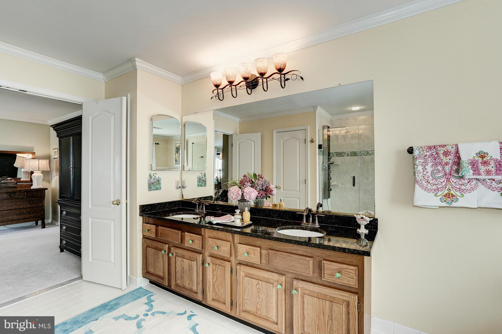 MEADOW HALL - Residential