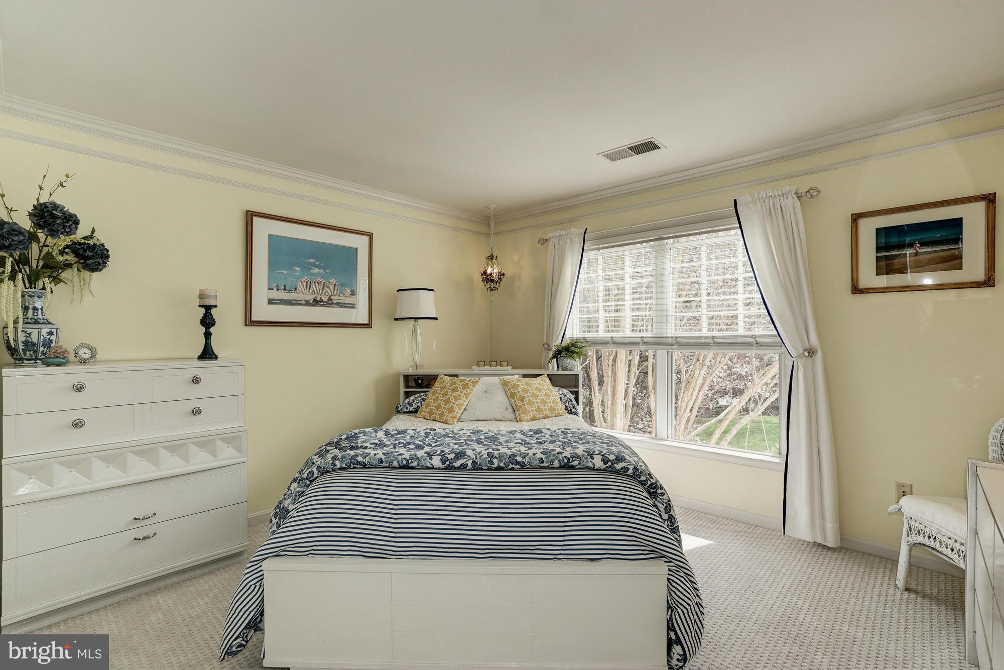 MEADOW HALL - Residential