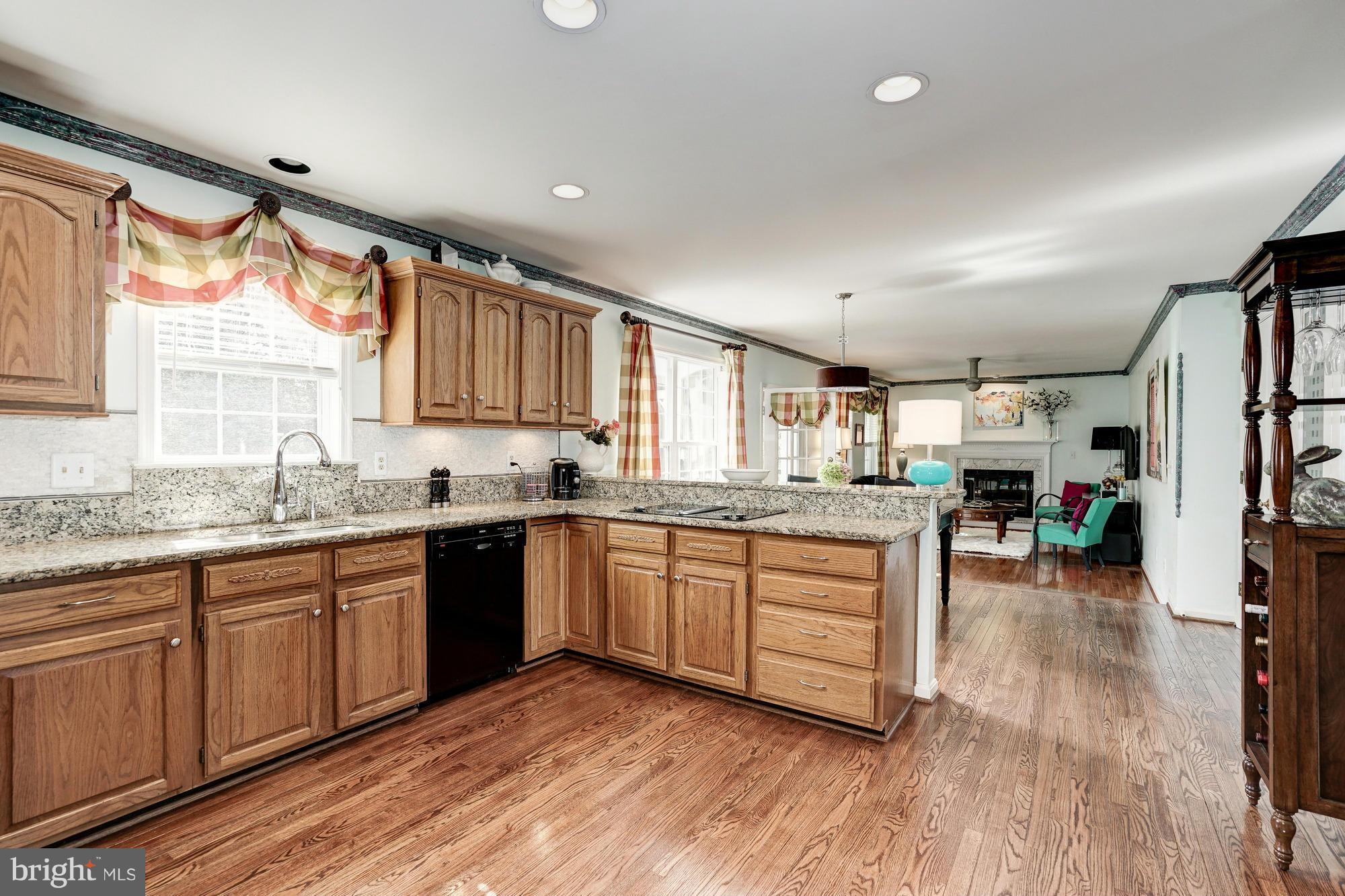 MEADOW HALL - Residential