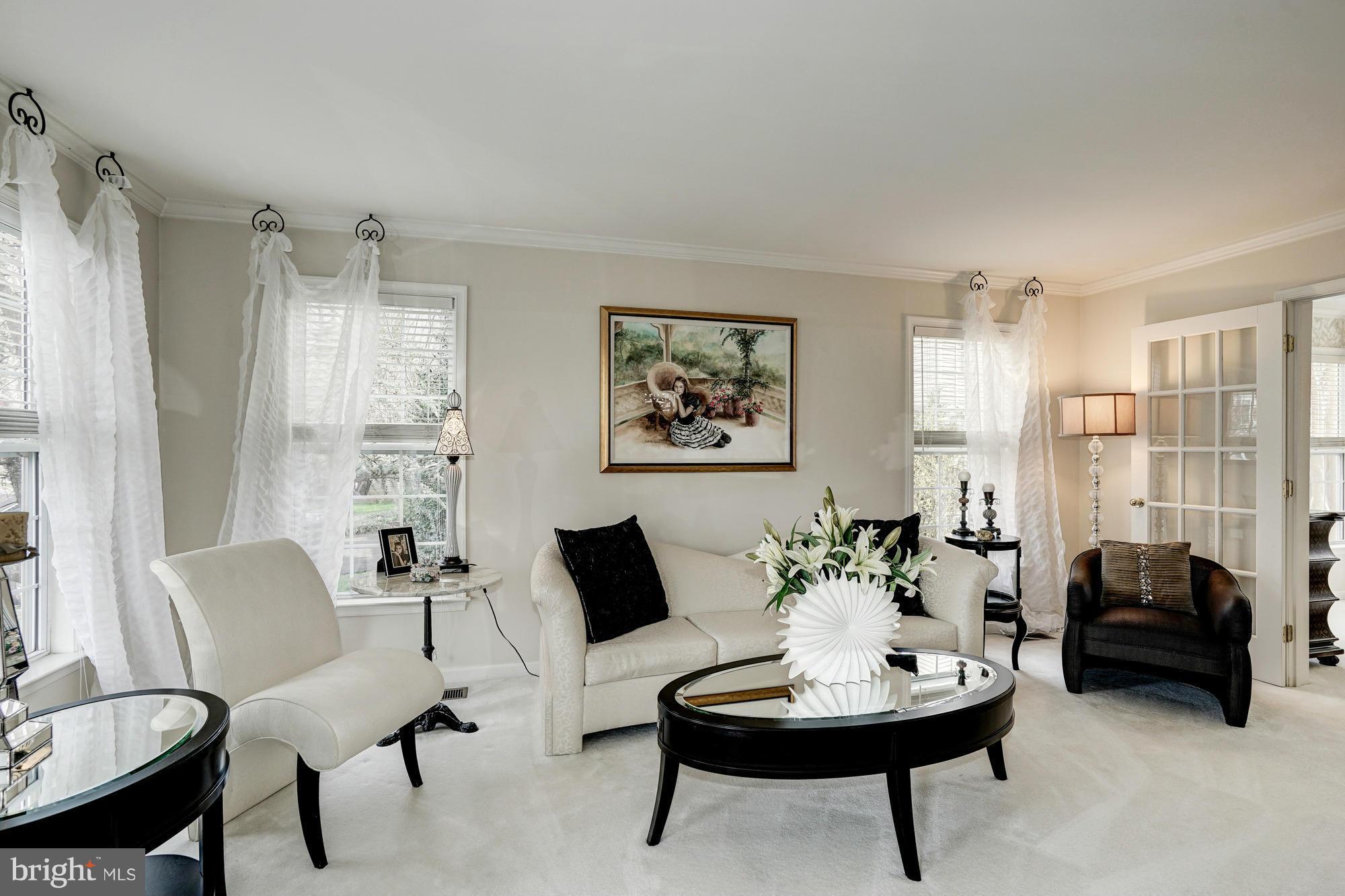 MEADOW HALL - Residential