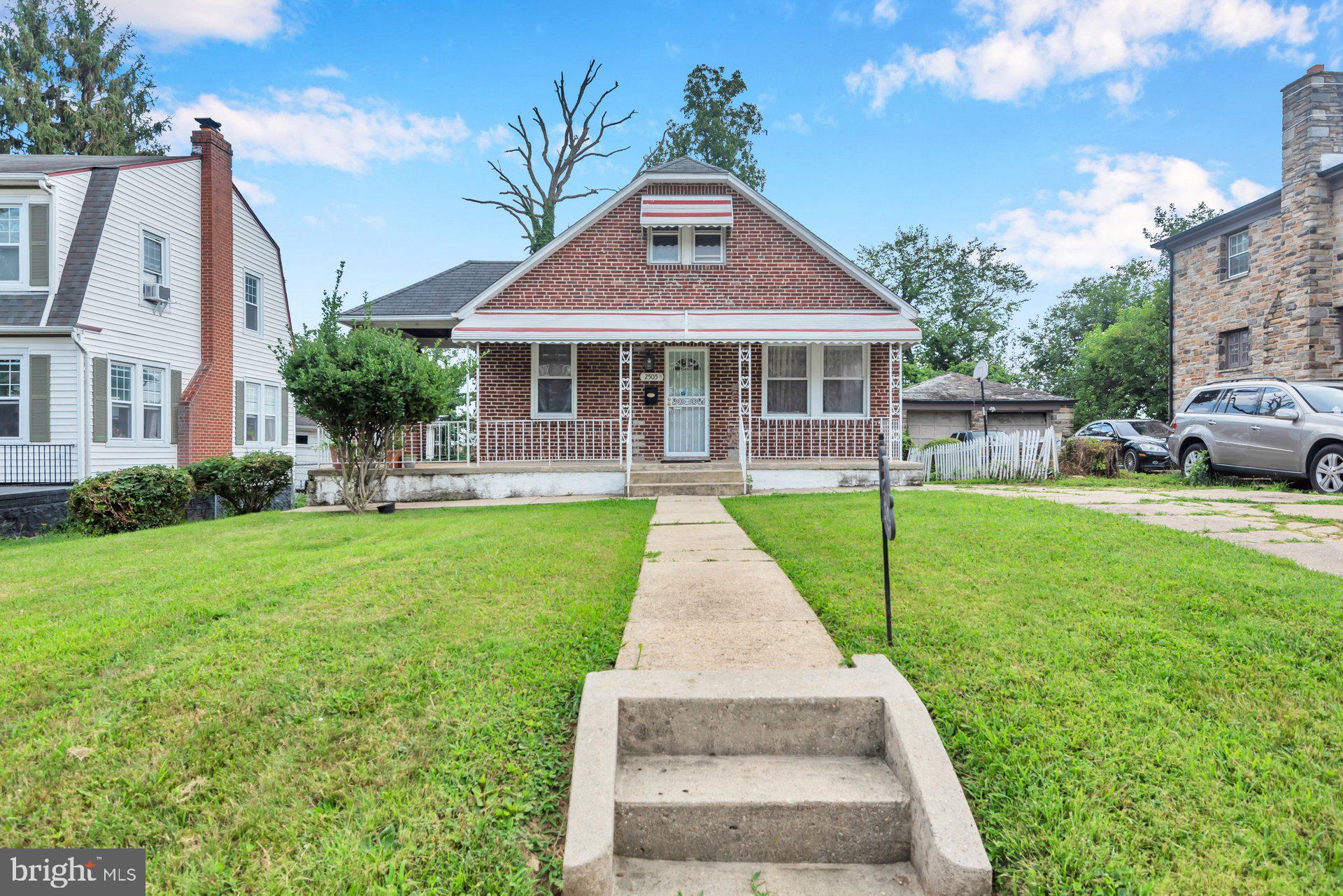 2505 OAKLEY AVENUE
