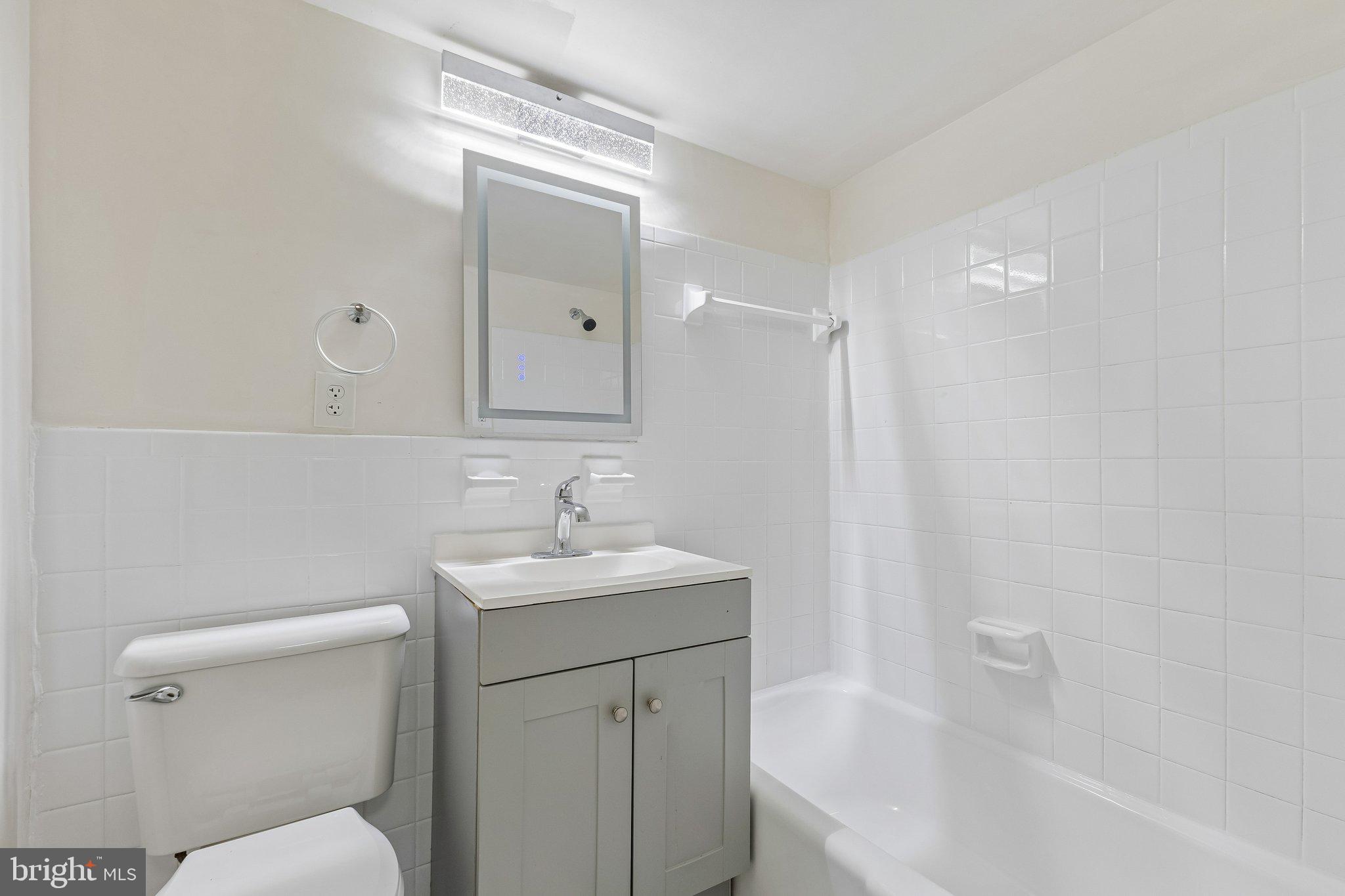 SWANN HILL CONDOMINIUMS - Residential