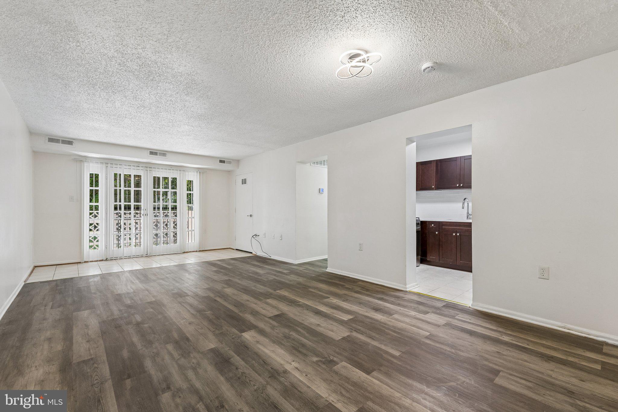 SWANN HILL CONDOMINIUMS - Residential