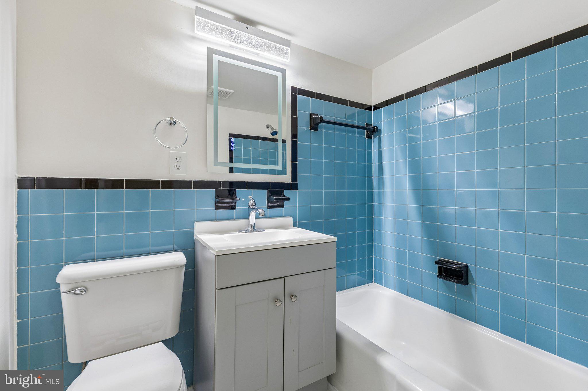 SWANN HILL CONDOMINIUMS - Residential