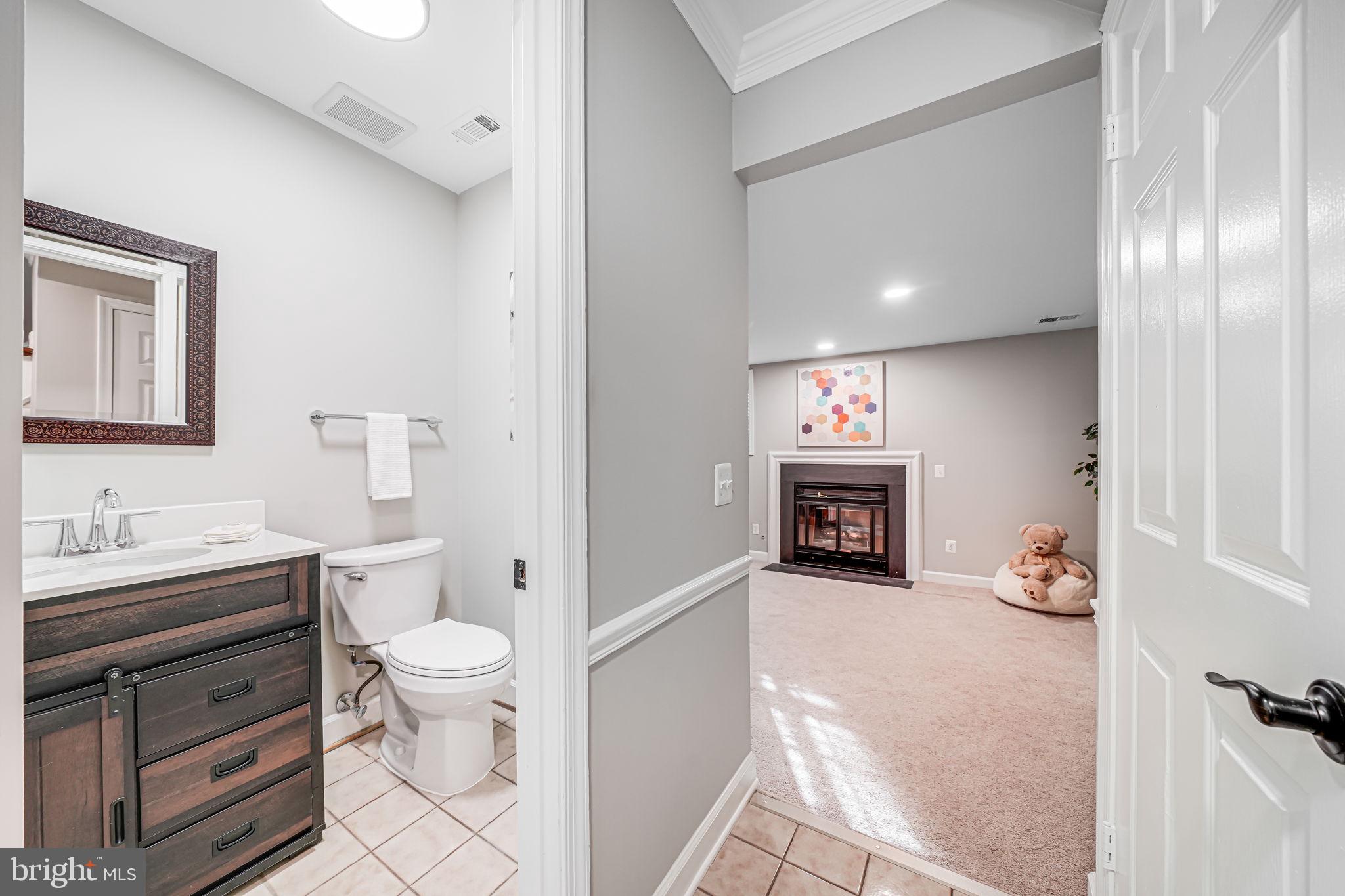 SKYLINE VILLAGE - Residential