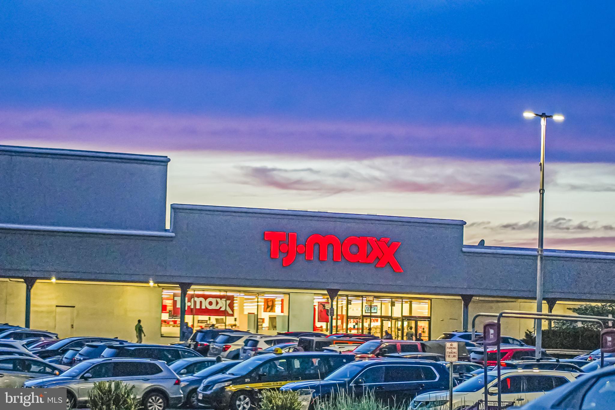 SKYLINE VILLAGE - Residential