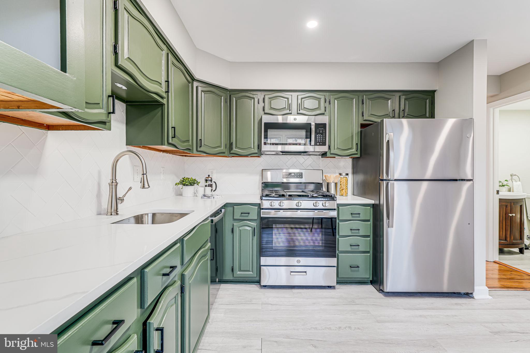 SKYLINE VILLAGE - Residential